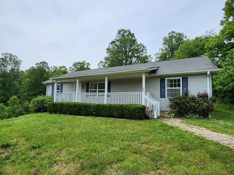 122 Greenridge Rd — Photo 1