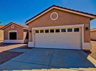 8335 E Posada Ave, Mesa, AZ 85212