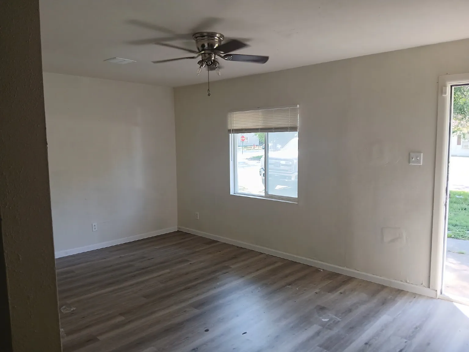 3 bed, 1.0 bath, $1,450 — Photo 2