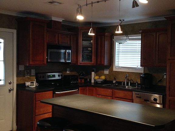 4th image of 100 Sapphire Dr