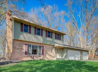 130 Yancey Ct, Apple Valley, MN 55124