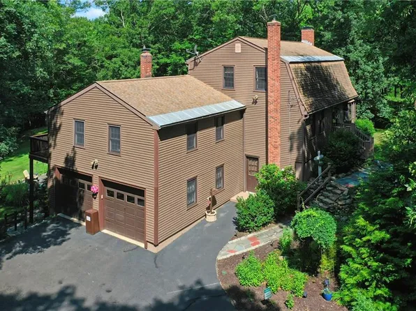 245 Albee Rd, Uxbridge, MA 01569