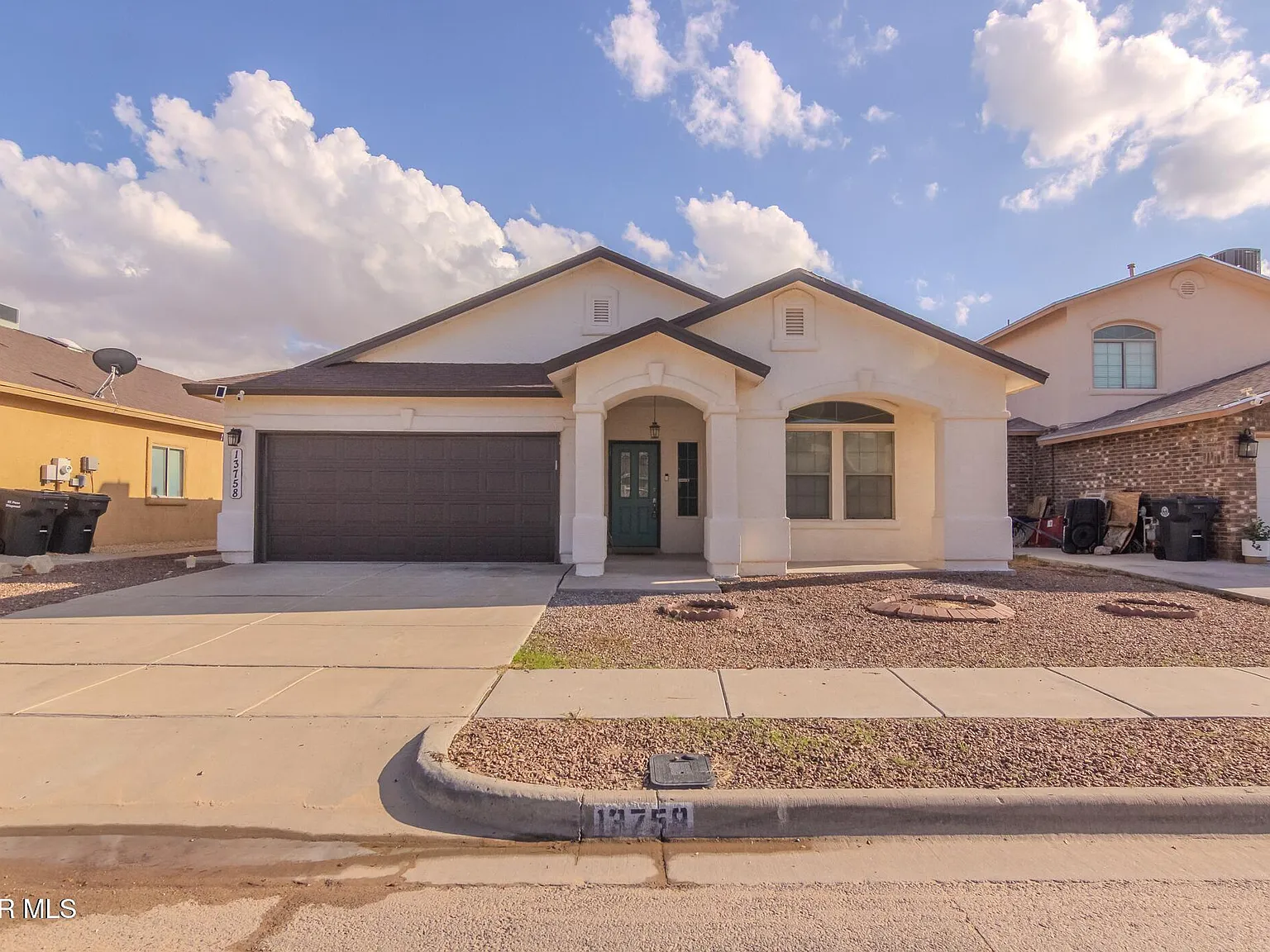 3 bed, 2.0 bath, 1874 sqft, $1,850 — Photo 2