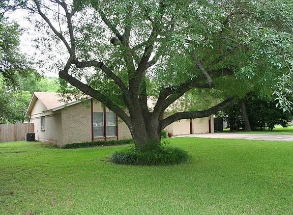 3rd image of 9509 Meadowheath Dr