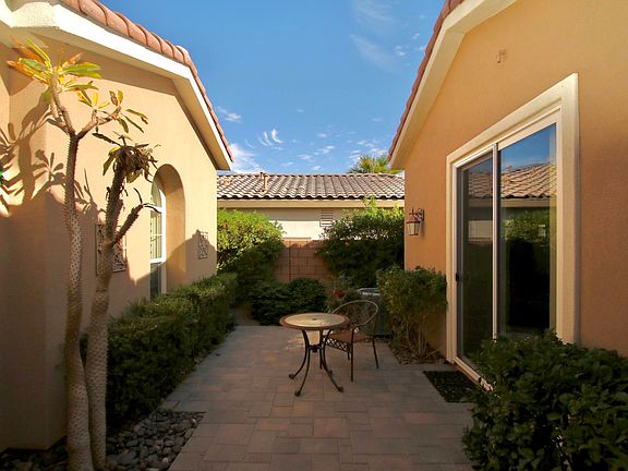 3rd image of 81196 Laguna Ct