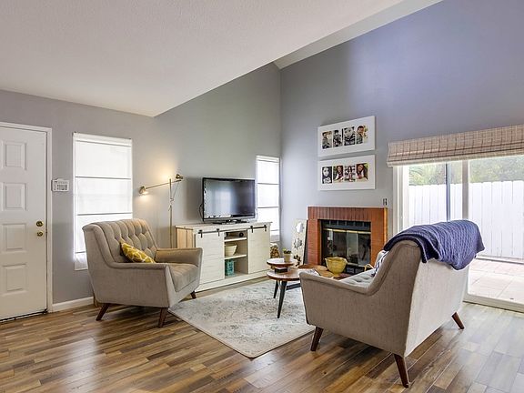 4th image of 1951 Manzana Way
