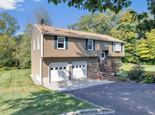 550 Horton Hill Rd, Naugatuck, CT 06770