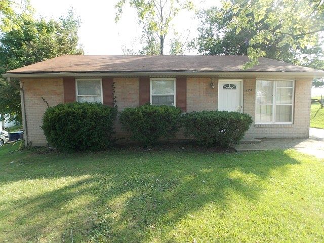 1st image of 1734 Village Ln