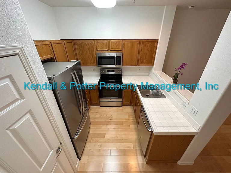 212 Everson Dr — Photo 4