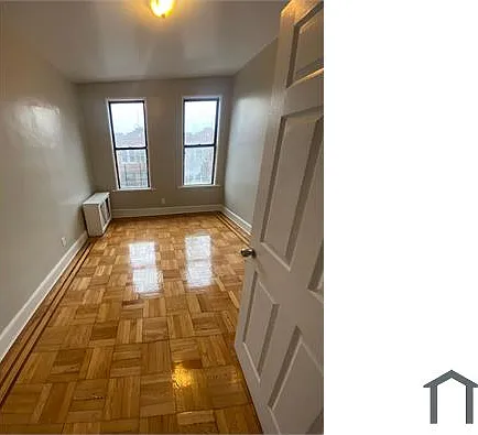 1047 Manor Ave #2R — Photo 3