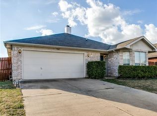 7102 Harris Meadows Dr, Arlington, TX 76002