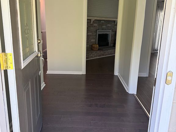 5th image of 1318 Fairway Rd