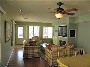 4th image of 4516 Asbury Ave