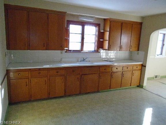 4th image of 41745 Edison Ct