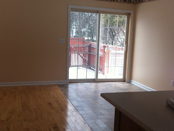 3rd image of 12 Adirondack Ave