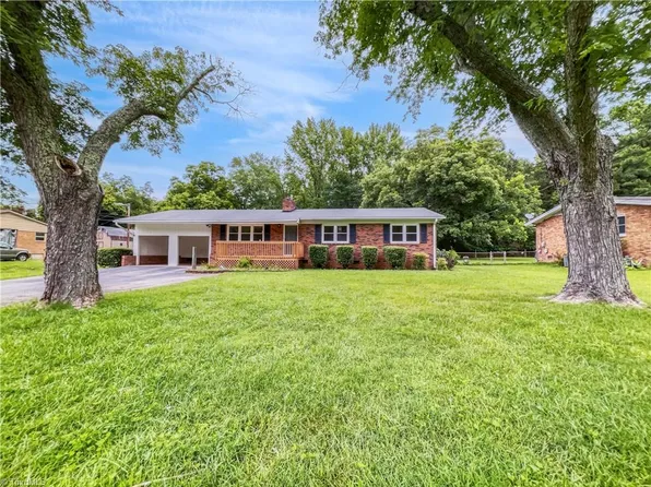 318 Eden Ter, Archdale, NC 27263