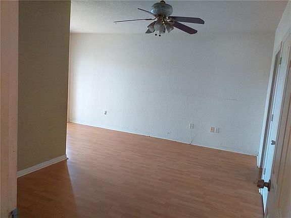 5th image of 2311 Belmont Ln