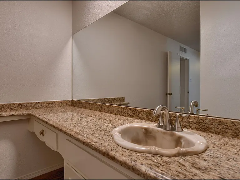 3433 Clearview Ln — Photo 25