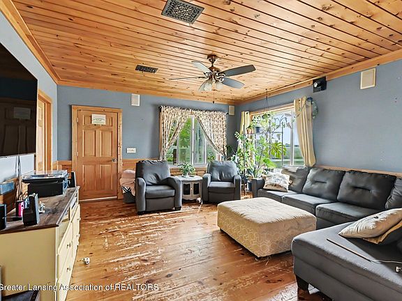 5th image of 6749 N Saint Clair Rd