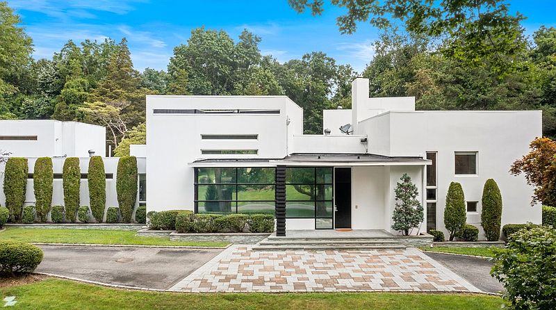 1st image of 15 Wenwood Dr