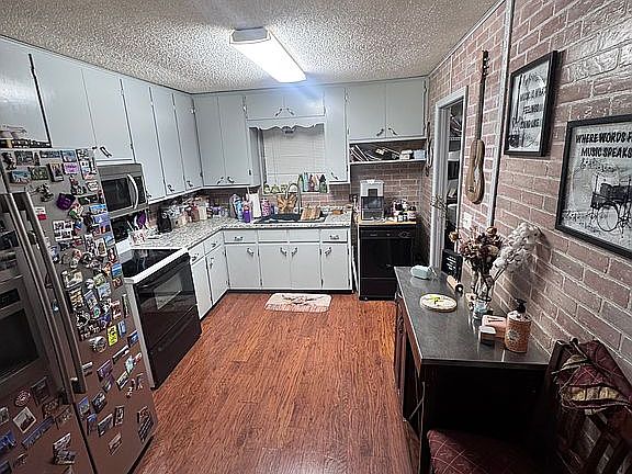 2nd image of 233 W Hill Dr