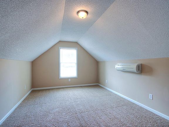 3rd image of 4660 Excursion Dr