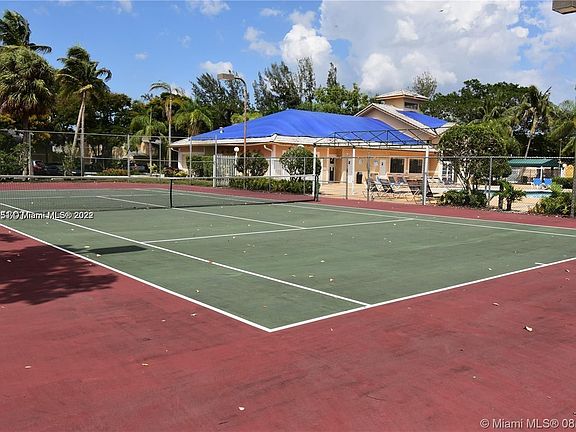 5th image of 400 Palm Cir W APT 304
