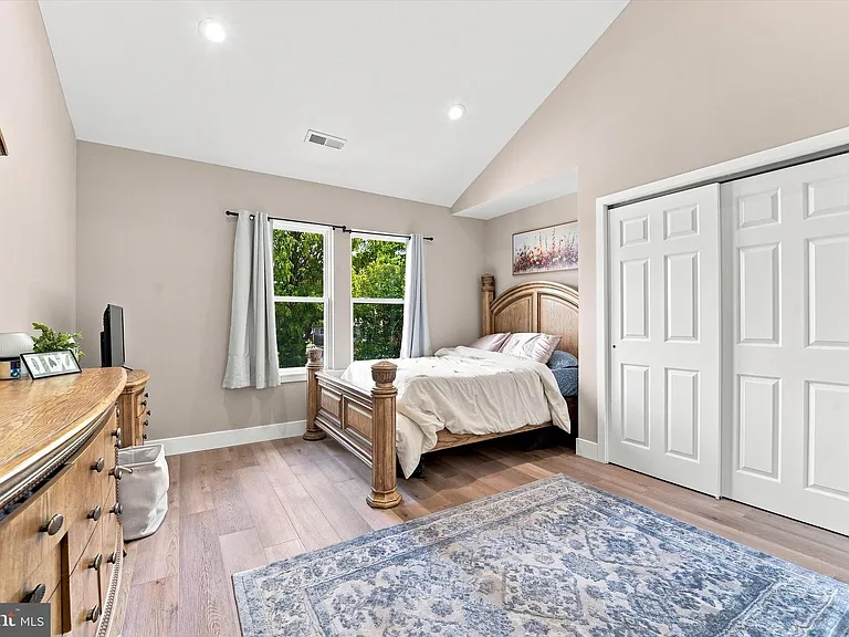 126 W Hector St — Photo 12