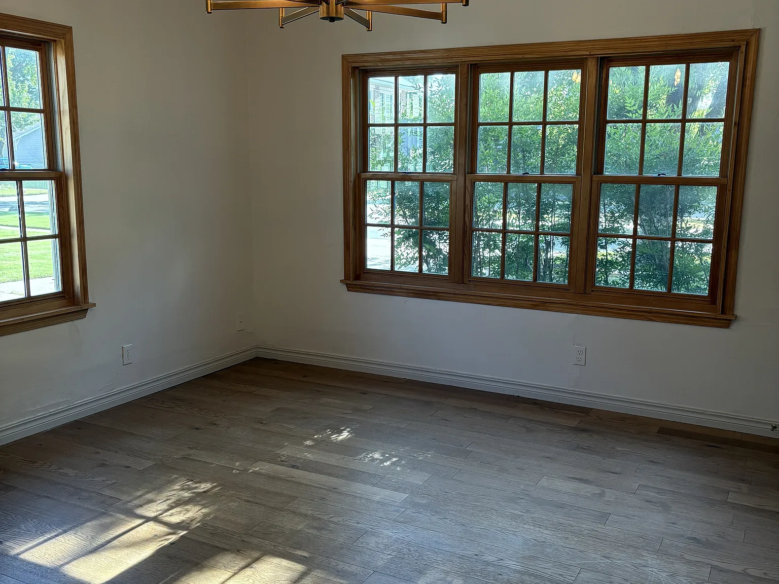 760 Jenkins Avenue - 2 — Photo 2