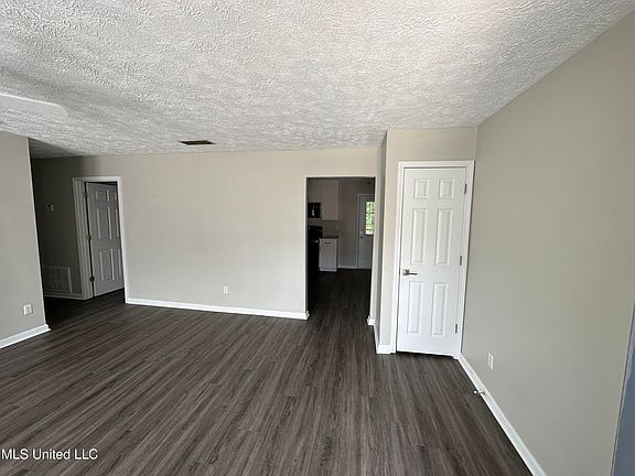 2nd image of 300 Carver Dr