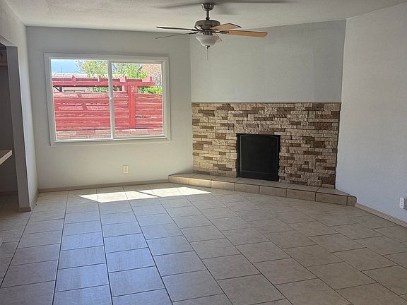 4th image of 1801 Dewey Ln
