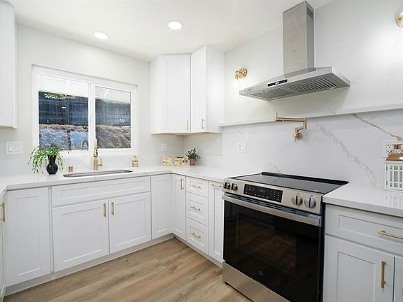 5th image of 1205 Via Del Cerro