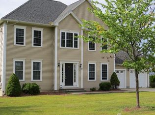 8 Farquhar Rd, Sturbridge, MA 01566