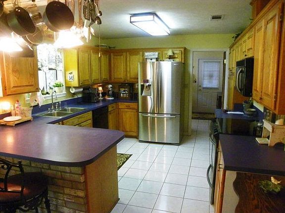 2nd image of 166 Antique Ln