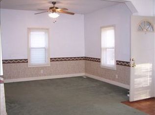 511 SE 4th St, Newton, KS 67114