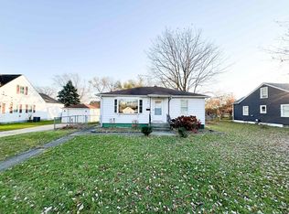 523 Parkway Ave, Loves Park, IL 61111