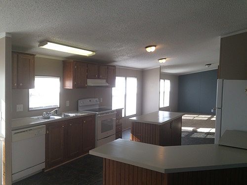 3rd image of 214 E Walnut Street