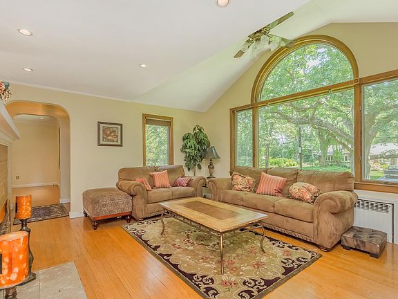 2nd image of 45 Belknap Dr