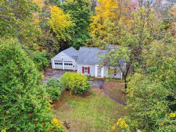 17 Edgewood Street, Franklin, NH 03235
