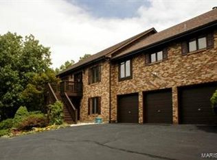 698 Fairfield Valley Rd, Saint Albans, MO 63073