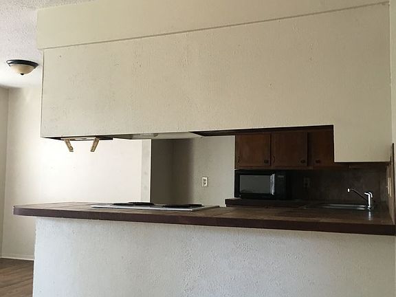 4th image of 610 N Redbud St APT 18