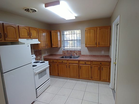 3rd image of 4934 Portsmouth Ave