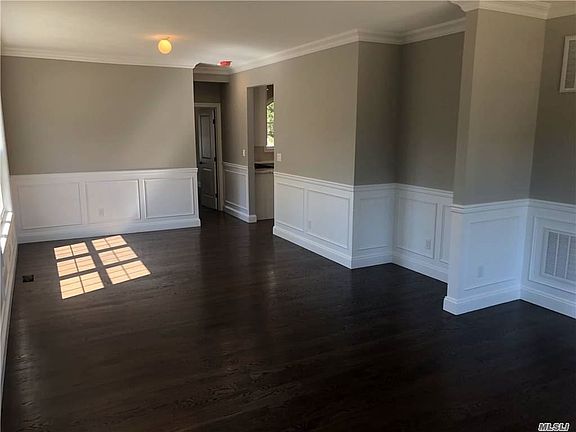 3rd image of 30 Dorothy Dr