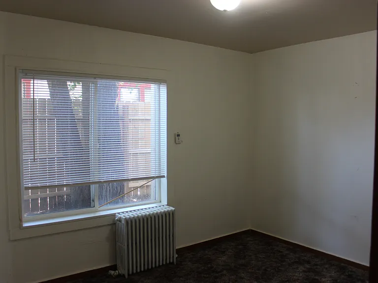 323 S 4th St #A — Photo 5