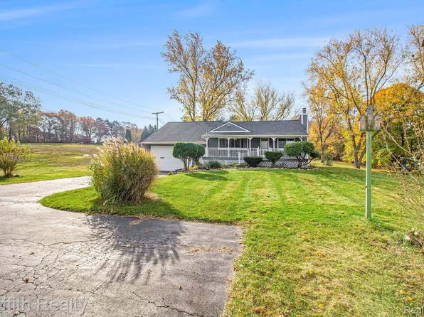 9260 Hilton Rd, Brighton, MI 48114