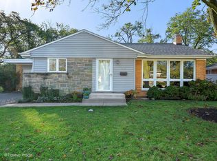 394 E Huntington Ln, Elmhurst, IL 60126