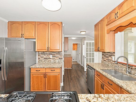 4th image of 85 North Dr
