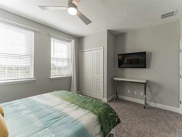 490 Captiva Dr — Photo 25