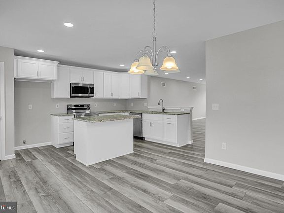 4th image of 46 Rosalies Way