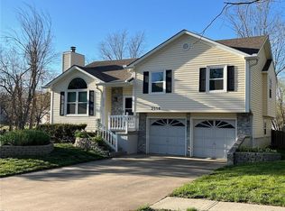 2116 SE 5th St, Lees Summit, MO 64063